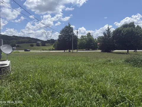 1550 Broadway Dr, Bean Station, TN 37708