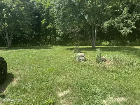 Exterior - 1550 Broadway Dr, Bean Station, TN 37708 photo 2 of 8
