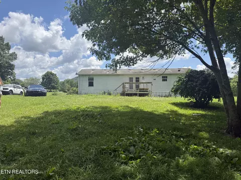 Exterior - 1550 Broadway Dr, Bean Station, TN 37708 photo 3 of 8