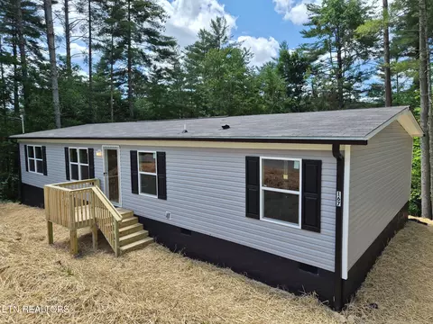 167 Balfour Dr, Harriman, TN 37748