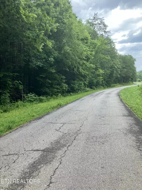 4 Three Point Road, Vonore, TN 37885