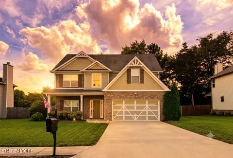 1003 W Glenview Dr, Lenoir City, TN 37771