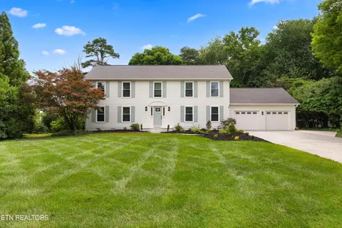 728 Woodchase Dr, Knoxville, TN 37934