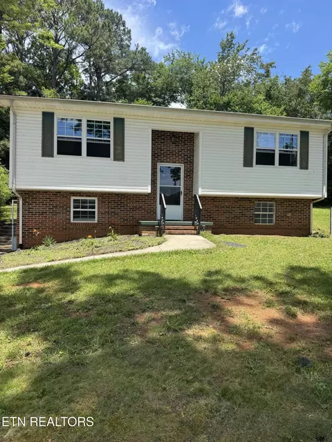 520 Crystal Springs Rd, Madisonville, TN 37354