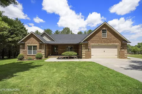 417 Londonderry Ln, Maryville, TN 37803