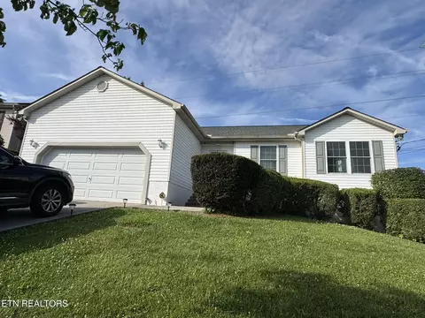 4512 Castleman Ln, Knoxville, TN 37921