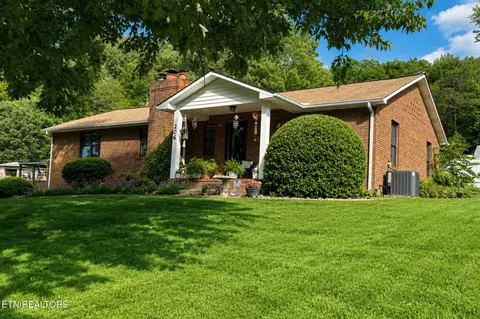 206 E Brushy Valley Dr, Powell, TN 37849