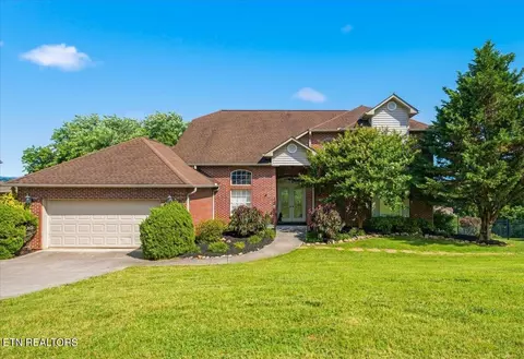 3562 Touchstone Dr, Maryville, TN 37801