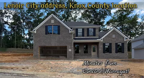 1422 Crescent Oaks Ln, Lenoir City, TN 37772