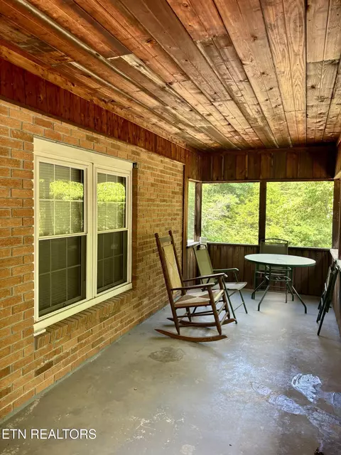 194 Woody Ln, Kingston, TN 37763
