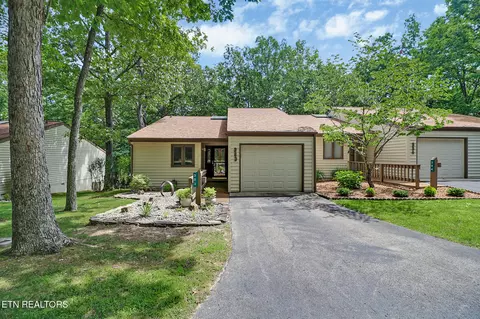 383 Lake Catherine Ct, Crossville, TN 38558