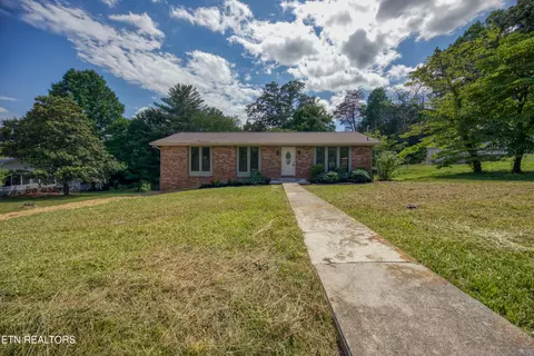 276 Sherwood Rd, Powell, TN 37849