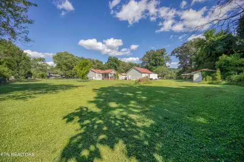 Exterior - 7221 Joyce Ln, Powell, TN 37849 photo 11 of 14