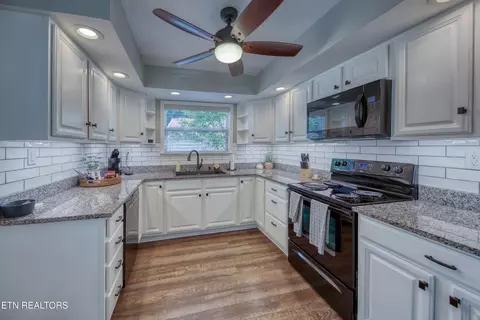 Kitchen - 7221 Joyce Ln, Powell, TN 37849 photo 1 of 2