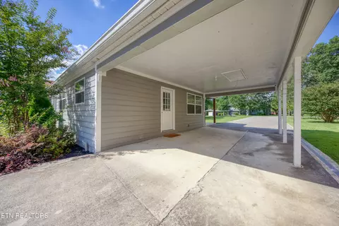 Exterior - 7221 Joyce Ln, Powell, TN 37849 photo 8 of 14