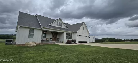 455 Hiwassee Rd, Madisonville, TN 37354