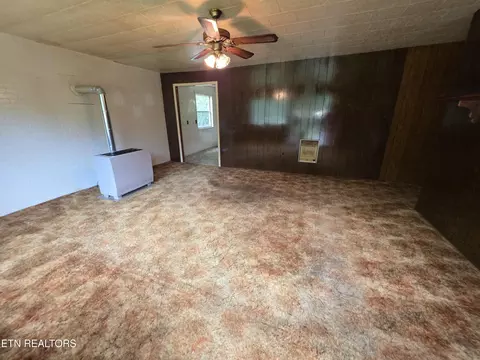 Living - 125 Willoughby Ln, Robbins, TN 37852 photo 2 of 2