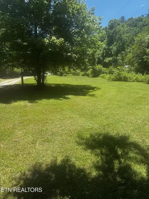 Exterior - 125 Willoughby Ln, Robbins, TN 37852 photo 7 of 12