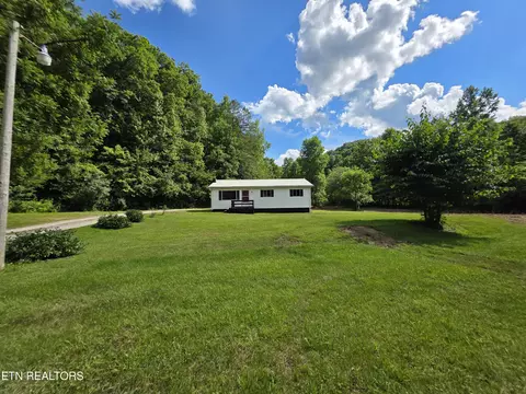Exterior - 125 Willoughby Ln, Robbins, TN 37852 photo 3 of 12