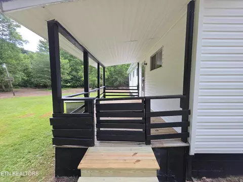 Exterior - 125 Willoughby Ln, Robbins, TN 37852 photo 11 of 12