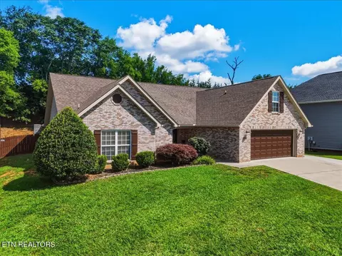 2705 Brantley Park Blvd, Maryville, TN 37804