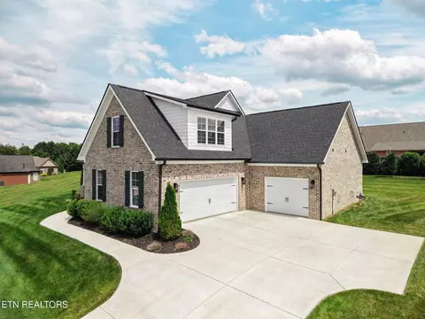 3818 Thornapple Dr, Knoxville, TN 37938