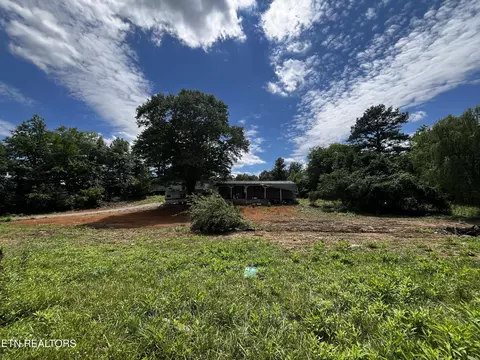 121 King Ln, Vonore, TN 37885
