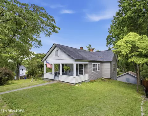 421 Cumberland St, Harriman, TN 37748