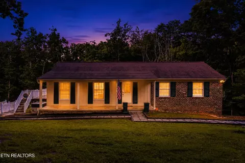 108 Willow Ln, Oak Ridge, TN 37830