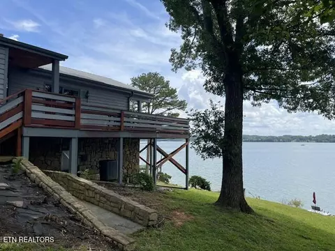 1340 Seagull Ln, Dandridge, TN 37725