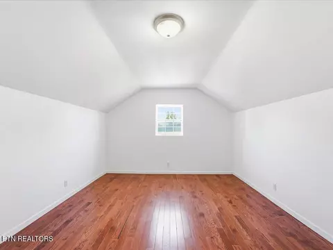 Bedroom - 985 Claudette Dr, Talbott, TN 37877 photo 5 of 6