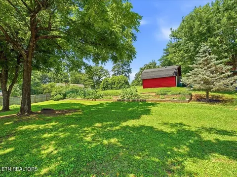 Exterior - 985 Claudette Dr, Talbott, TN 37877 photo 8 of 12