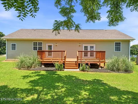Exterior - 985 Claudette Dr, Talbott, TN 37877 photo 2 of 12