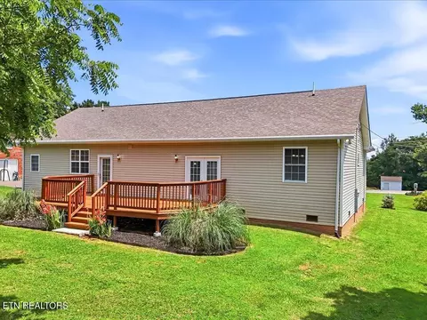 Exterior - 985 Claudette Dr, Talbott, TN 37877 photo 5 of 12
