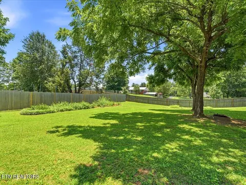 Exterior - 985 Claudette Dr, Talbott, TN 37877 photo 7 of 12
