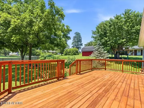 Exterior - 985 Claudette Dr, Talbott, TN 37877 photo 3 of 12