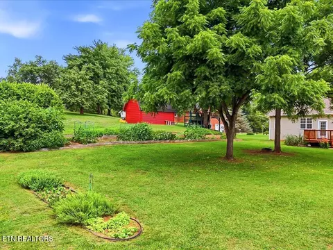 Exterior - 985 Claudette Dr, Talbott, TN 37877 photo 9 of 12