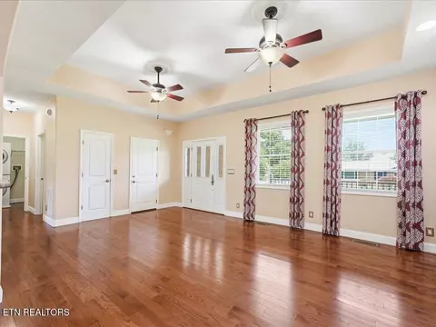 Living - 985 Claudette Dr, Talbott, TN 37877 photo 1 of 3