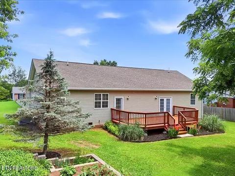 Exterior - 985 Claudette Dr, Talbott, TN 37877 photo 6 of 12