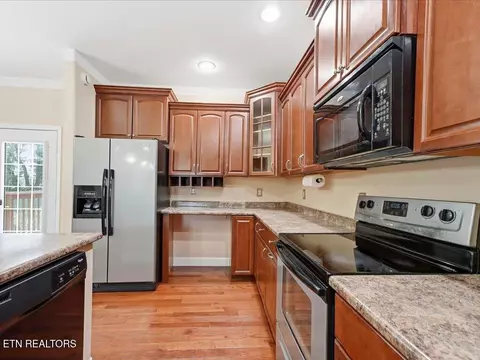 Kitchen - 985 Claudette Dr, Talbott, TN 37877 photo 3 of 3