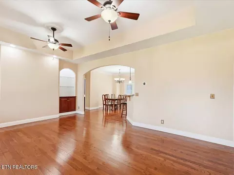 Living - 985 Claudette Dr, Talbott, TN 37877 photo 3 of 3