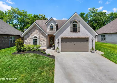1470 Bronze Ln, Knoxville, TN 37922
