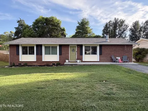 7133 Meadowbrook Cir, Knoxville, TN 37918