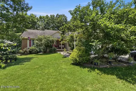 624 Lakeview Dr, Crossville, TN 38558