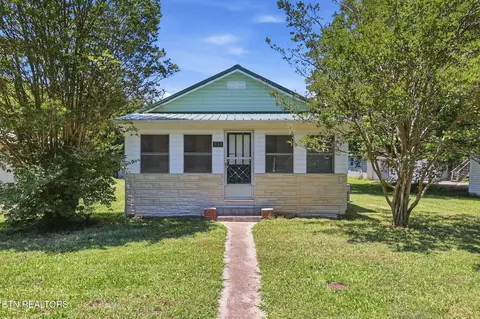 335 Oakdale St, Maryville, TN 37801
