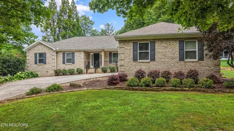 304 Uhdali Pl, Loudon, TN 37774