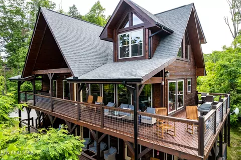 1219 Hemlock Dr, Gatlinburg, TN 37738