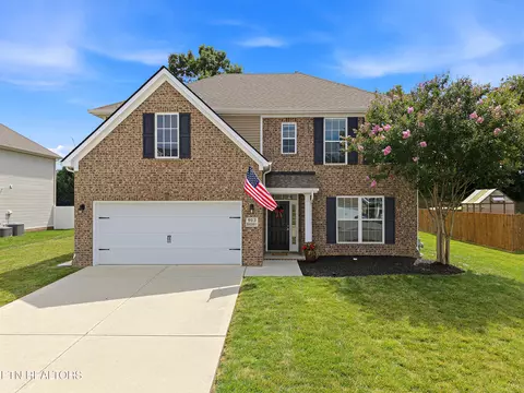 913 Brookwood Ln, Maryville, TN 37801