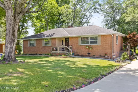 307 Brannon Dr, Maryville, TN 37803