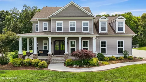 5137 White Wing Rd, Lenoir City, TN 37771